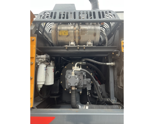 Máy xúc đào Xinyuan XYC150W
