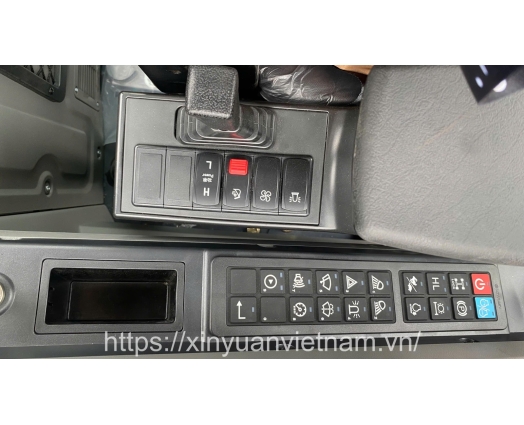 Máy xúc đào Xinyuan XYC150W