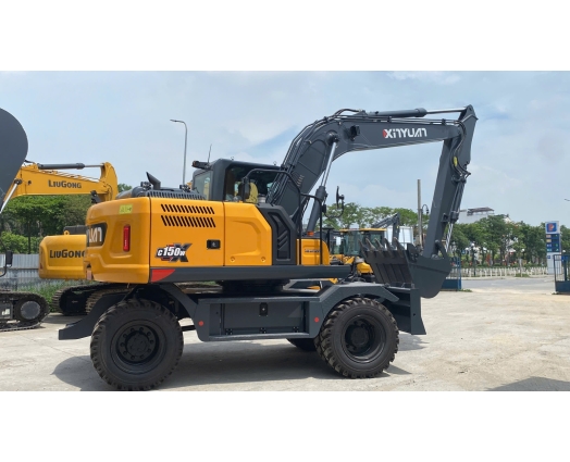 Máy xúc đào Xinyuan XYC150W