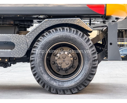 Máy xúc đào Xinyuan XYC130WT