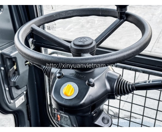 Máy xúc đào Xinyuan XYC130WT