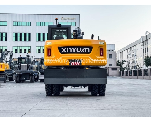 Máy xúc đào Xinyuan XYC130WT